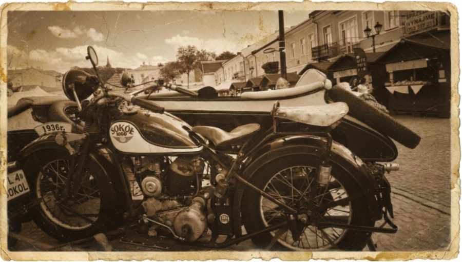 Zabytkowy motocykl Sokół z 1936 roku zaprezentowany podczas RetroFestu w Chełmie